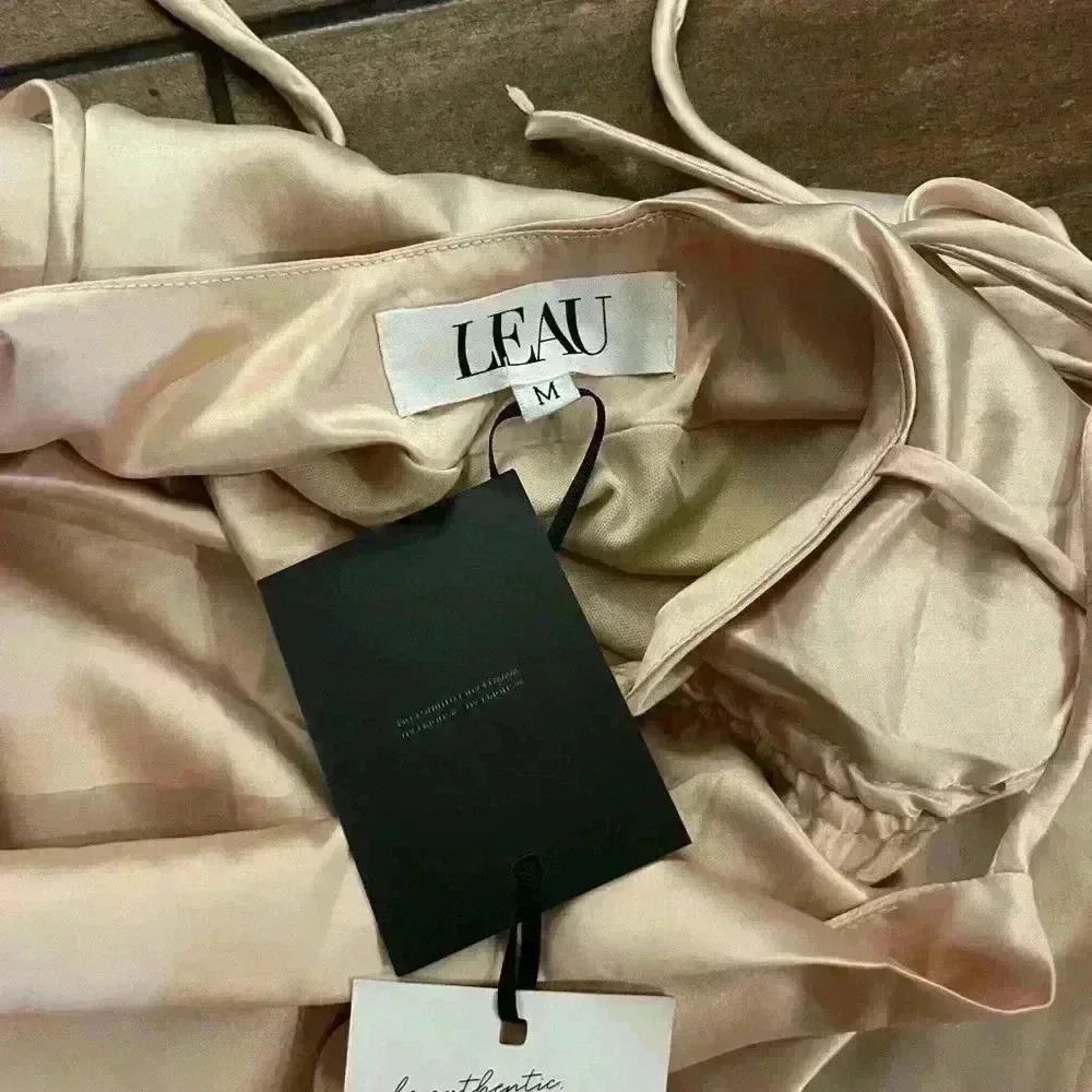 NWT LEAU Cabo Dress Champagne Medium - Picture 5 of 5